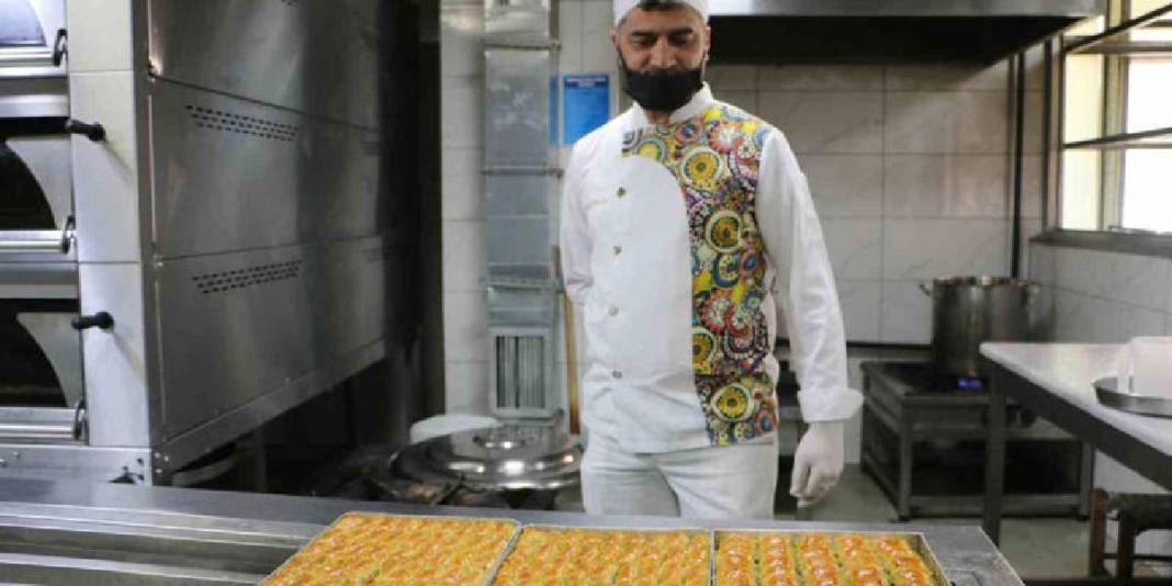 Tatlı tüketimi 3-4 kat arttı: İşletmelerde 3 vardiya dönemi başladı! 4